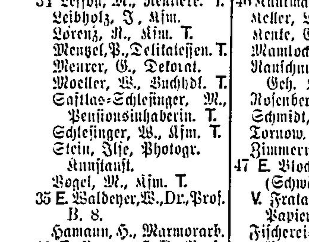 A column of the 1913 Berlin address book in Fraktur listing the tenants of one apartment house, with the entry Leibholz, J., Kfm. among them, and the next house number beginning below